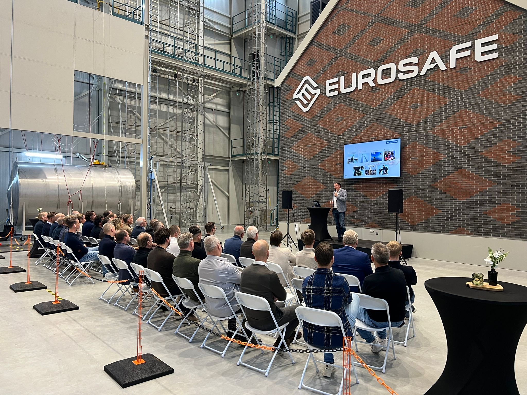 Eurosafe brengt sponsors letterlijk én figuurlijk naar grote hoogtes