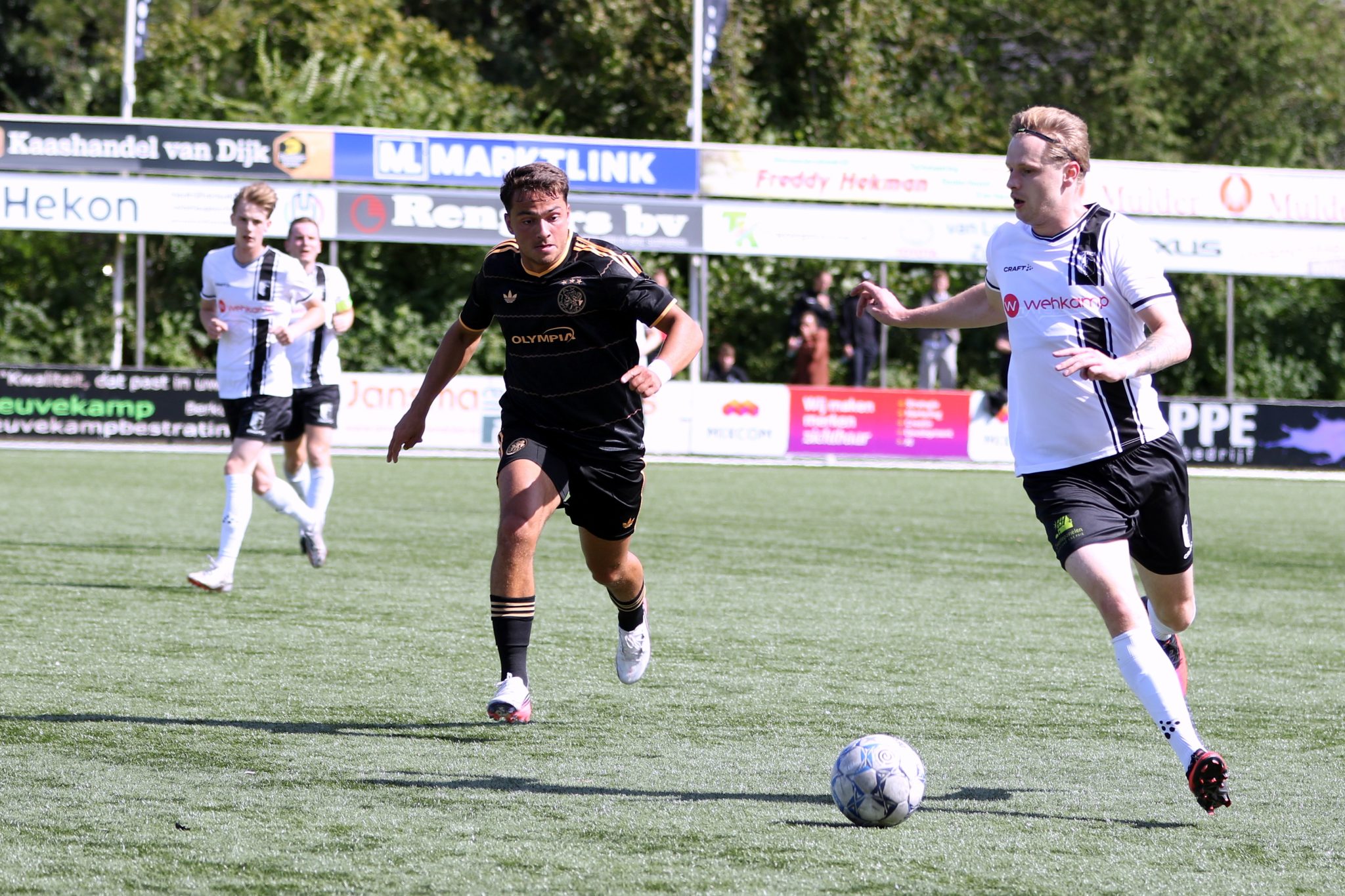Berkum te sterk voor Ajax Amateurs